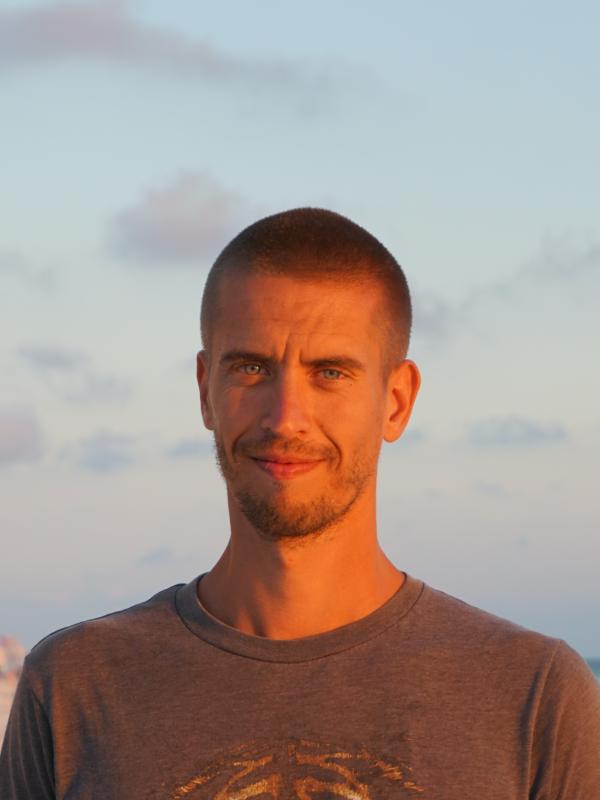 Denis Tverskoi Headshot